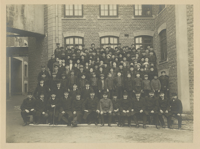 Grupporträtt färgeriarbetare, tidigt 1900-tal