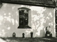 Gravstenar vid Gryts kyrka, 1938