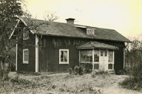 Bålsjögårds mannbyggnad är uppförd 1910.