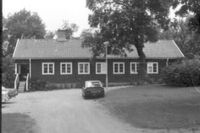 Bostadshus på Sundby sjukhusområde vid Strängnäs 1986