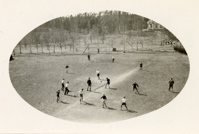 Fotbollsmatch på Solbacka Läroverk, 1920-tal