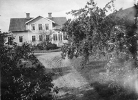 Stavs (Staf) gård i Floda socken, hem för familjen Ahlstrand