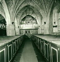 Kyrkorgel och altargången