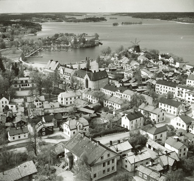 Strängnäs, utsikt från domkyrkotornet åt väster.