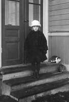 Kerstin Ekstam med katter, 1923