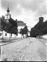 Behmbrogatan och rådhuset i Nyköping, omkring 1920