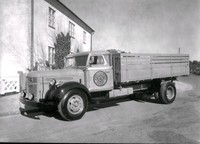 Lastbil vid Raméns Bilservice, Norrköpingsvägen 2 i Nyköping, foto 1950