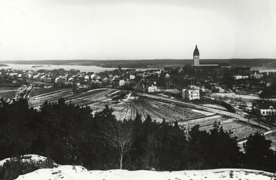 Utsikt norrut från Långberget över Strängnäs.