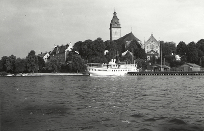 Strängnäs, fotograferat från båt på Ulfhällsfjärden.