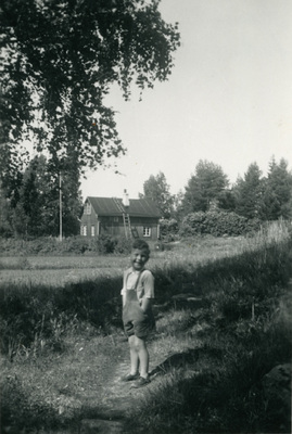 Henrik Tandefelt i hängselbyxor, 1940-tal