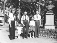Släkten Dahl i Folkets park 1947