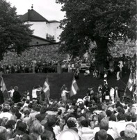 Skolavslutning på slottsvallarna 6 juni 1983, Nyköping