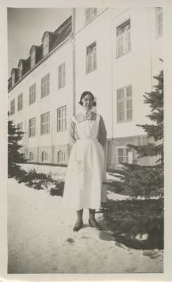 Sjuksyster utanför Kullbergska sjukhuset, 1930-tal