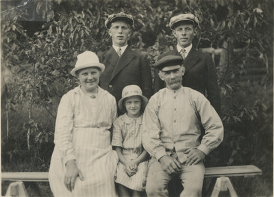 Familjen Gustavsson på Marielund
