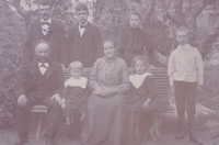 Stenarbetare Anders Johansson med familj 1905