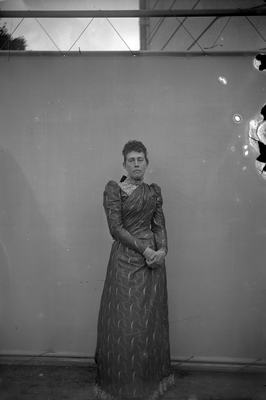 Fru Ingeborg Åkerhielm på Ökna, 1890-tal