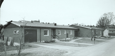 Brinkska vägen 1A och 1B  i Strängnäs