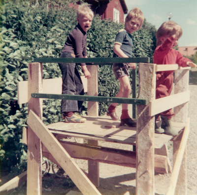Max Brandt och andra barn, Torshälla omkring 1976