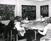 Gitarrkurs i Konsthallen på Kungsgatan 30 i Nyköping år 1970 med Ola Källman