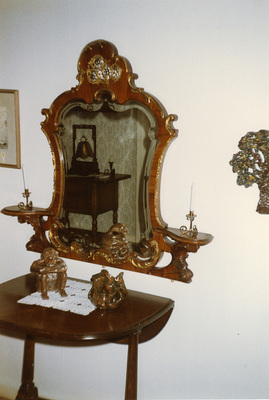 Spegel med spegelbord, Oxelösund, 1983