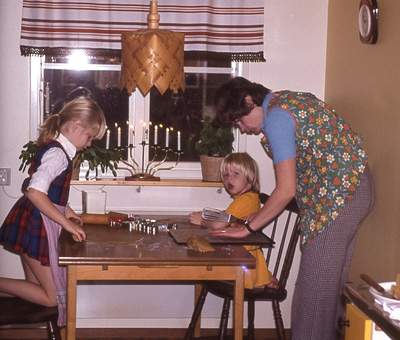 Pepparkaksbak hos familjen Pettersson i Alunda, sent 1970-tal