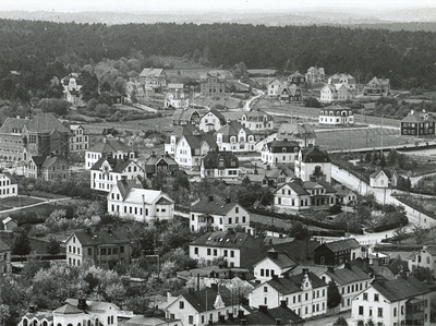 Strängnäs från kyrktornet. kv. Trevnaden i centrum.