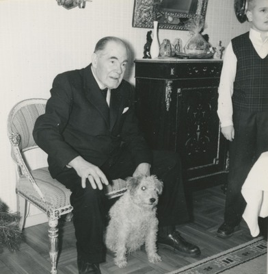 En man och en hund, juldagen 1957
