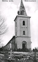 Mellösa kyrka fotograferad från väster