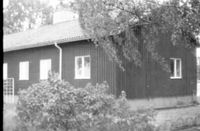 Bostadshus på Sundby sjukhusområde vid Strängnäs 1986