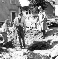 Foto från 1976, undersökning av Nyköpings mässingsbruk