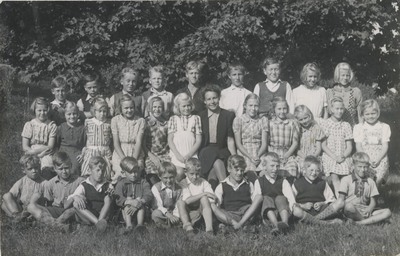 Klassfoto Bälinge kyrkskola 1942