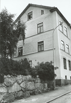 Klostergatan 26 i Strängnäs, trevånings hyreshus