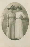 Porträtt på två kvinnor, 1900-tal