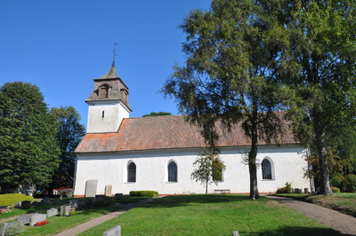 Årdala kyrka sedd från söder