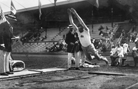 Vykort, Olympiska spelen i Stockholm 1912, Gustaf Malmsten i stående längdhopp.