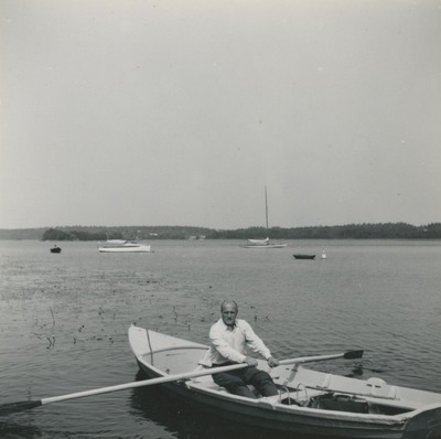 Peter Gemzell i roddbåt