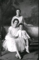 Fru Wiens med sina barn, målning av Bernhard Österman