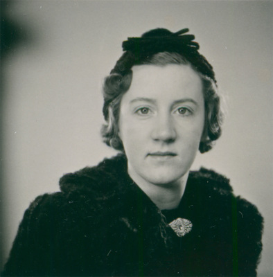 Karin Wohlins passfoto, 1930-40-tal.