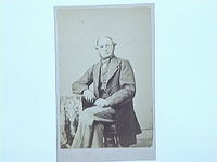 Rusthållare Gustaf Pehrsson (f.1817) boende på Rogsta i Stigtomta, Nyköping. Foto 1860-tal. Visitkort