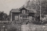 Englund, manbyggnaden är uppförd år 1900.