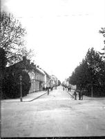 Västra Storgatan i Nyköping från västra viadukten, foto år 1919