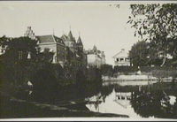 Stadsbron i Nyköping, foto taget från Högre Allmänna Läroverkets gård 1902