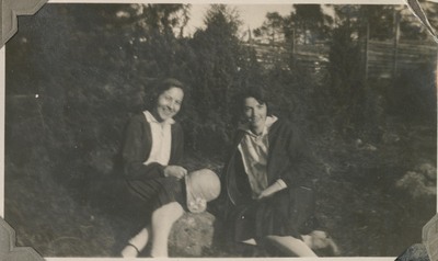 Astrid och Wanda, Mostugan, 1930-tal