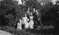 Bland andra, Eric Eriksson, evangelist i Björkvik och trädgårdselev 1935 – 36 på Åkerö