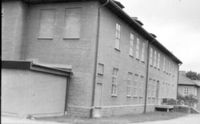 Byggnad på Sundby sjukhusområde vid Strängnäs 1986