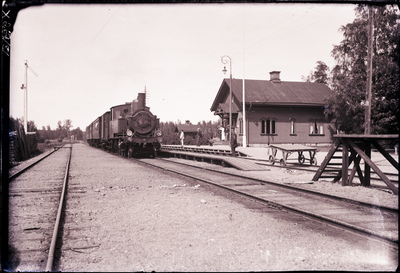 Eklångens järnvägsstation