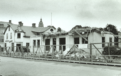 Rivning av Järnvägsgatan 11 i Strängnäs.