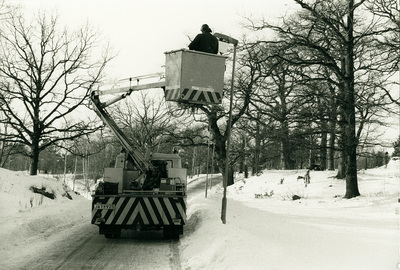 Reparation av belysning i Oxelösund, 1986