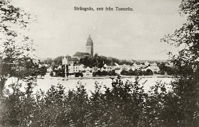 Utsikt från Sundby åt sydväst mot Strängnäs med Hörngården i mitten.