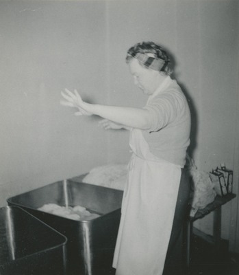 Eivor Gemzell tvättar, 1950-tal